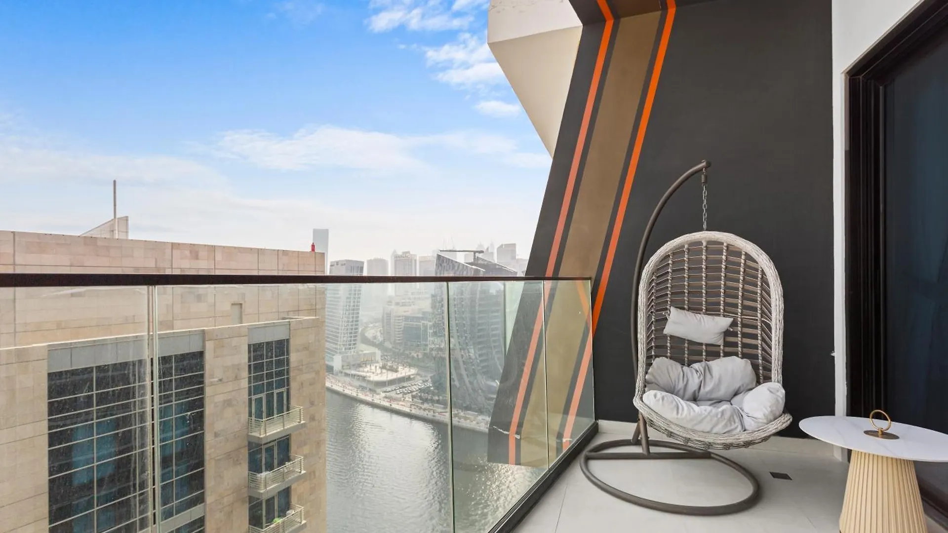 Апартаменты Comfortable 2 Bedroom In Business Bay Дубай ОАЭ